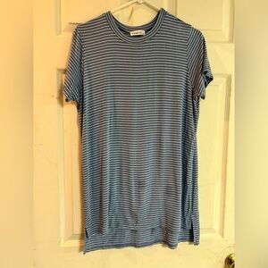 Ginger G top. Blue Stripped Size Small
